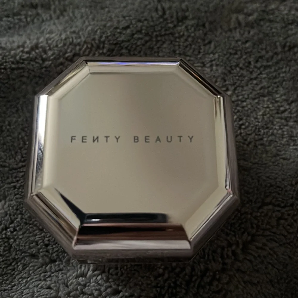 Fenty Banana Mini Pro Filt’r Instant Retouch Setting Powder